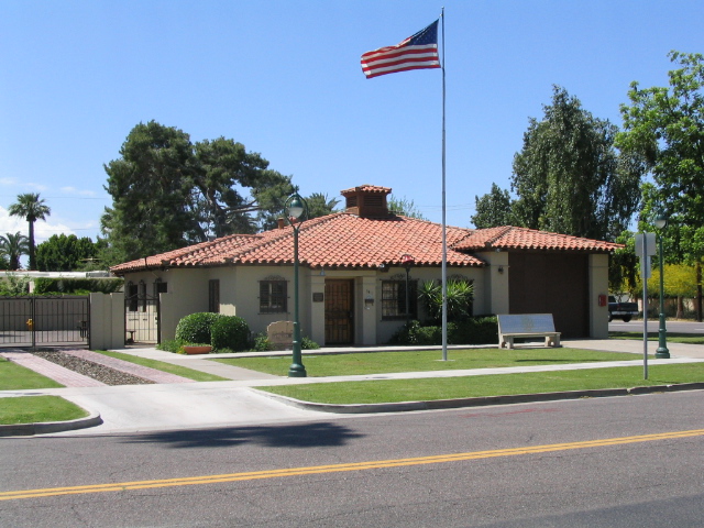 618x457 pixels (190K)